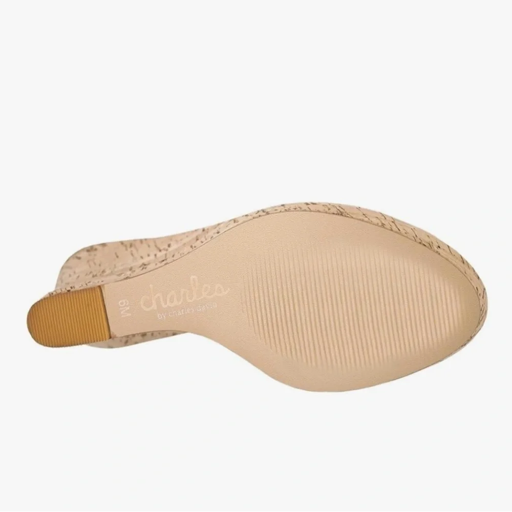 NEW CHARLES BY CHARLES DAVID Women's Loved Platform yellow  size 10